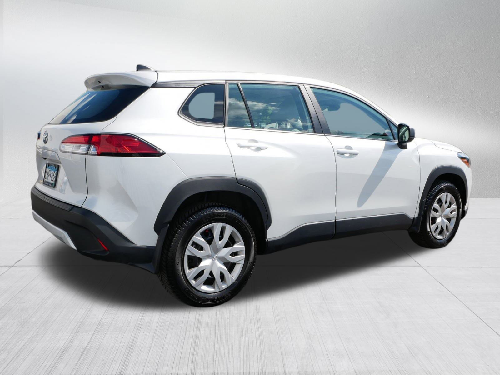 2023 Toyota Corolla Cross L photo 4