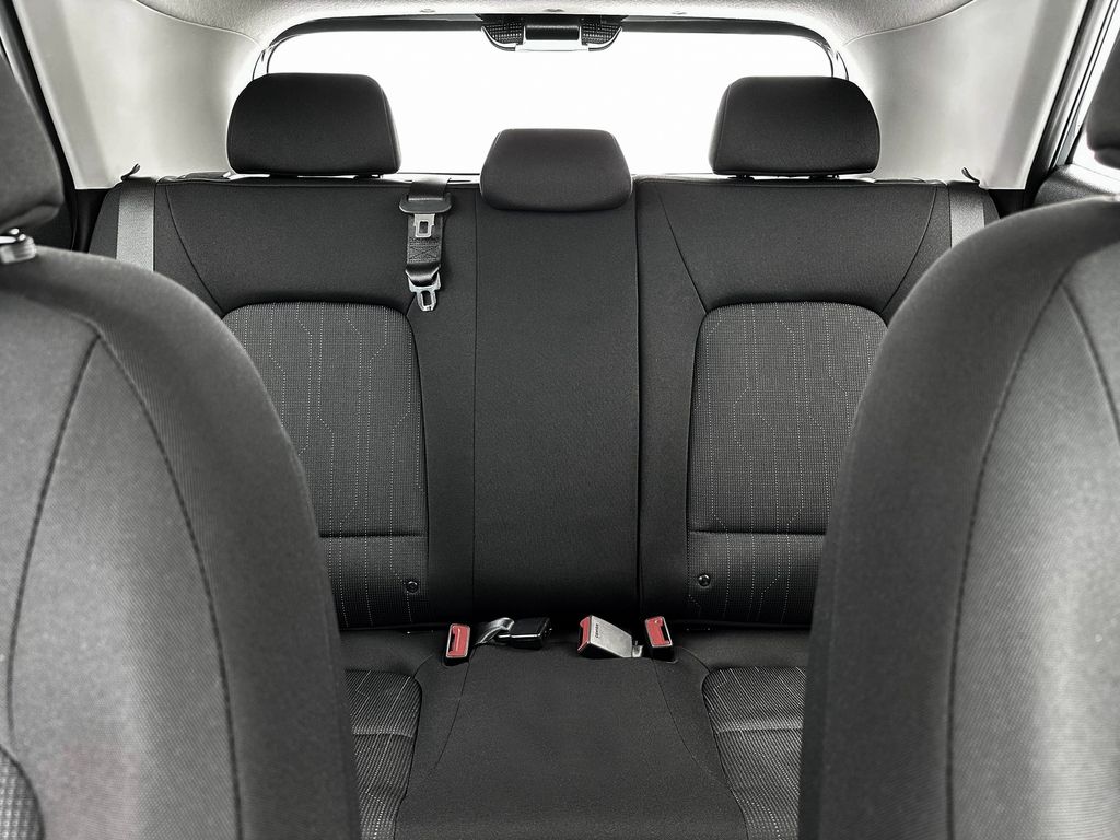 2025 Hyundai Venue SE photo 15