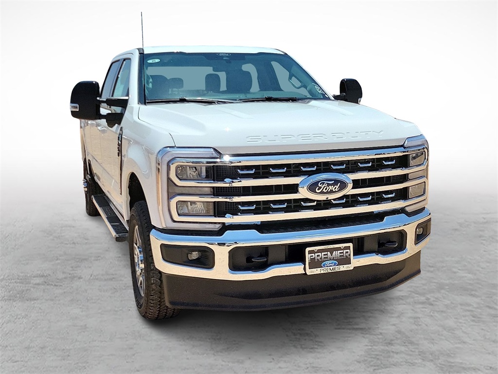 2025 Ford F-250 Lariat photo 2
