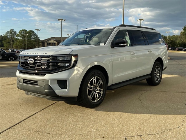 2025 Ford Expedition MAX photo 4