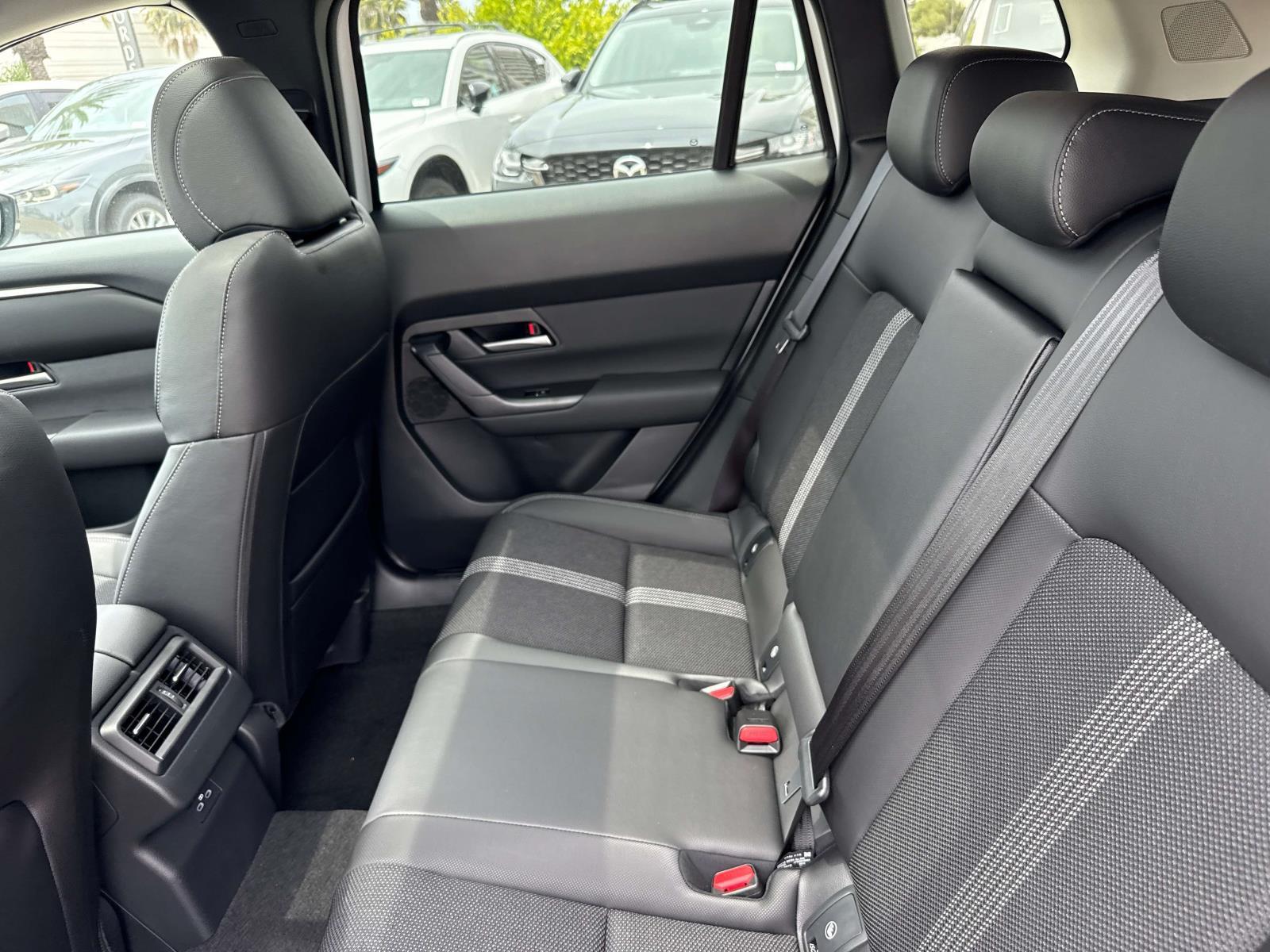 2025 Mazda CX-50 2.5 S Premium photo 3