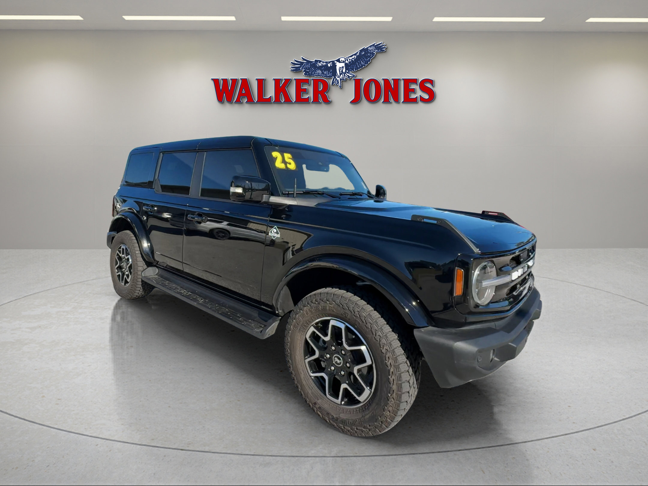 2025 Ford Bronco 4-Door Outer Banks's photo