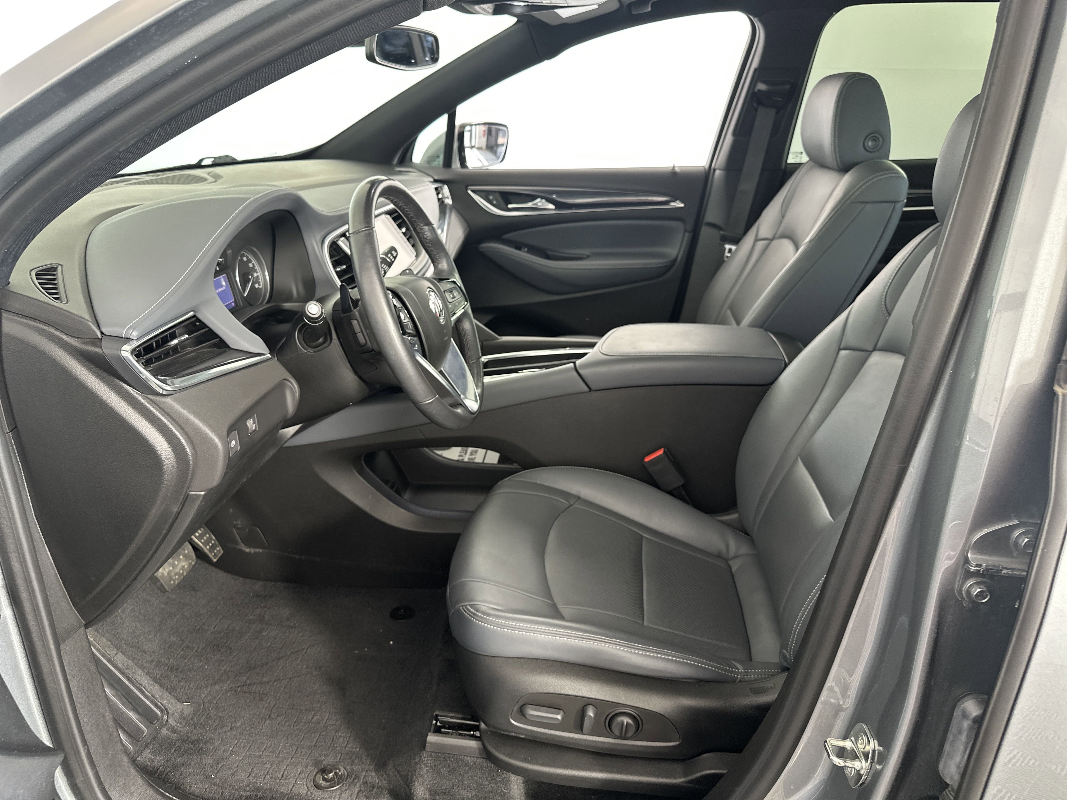 2023 Buick Enclave Essence photo 5