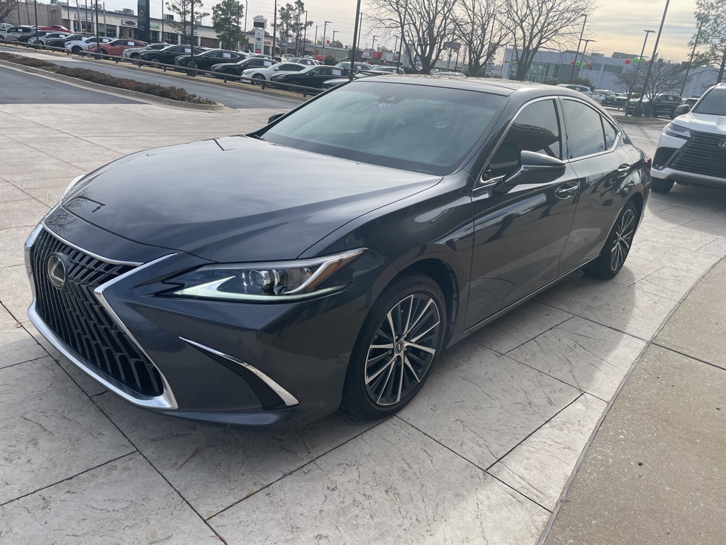 2023 Lexus ES 350's photo