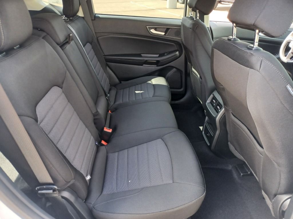 2024 Ford Edge SE photo 9