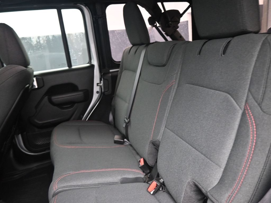 2024 Jeep Wrangler Rubicon photo 26