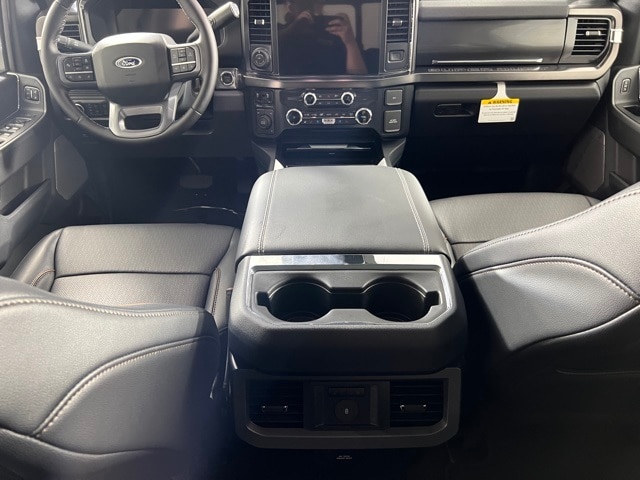 2025 Ford F-350 Lariat photo 18