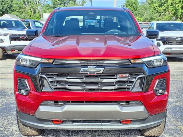 2025 Chevrolet Colorado Z71 photo 2