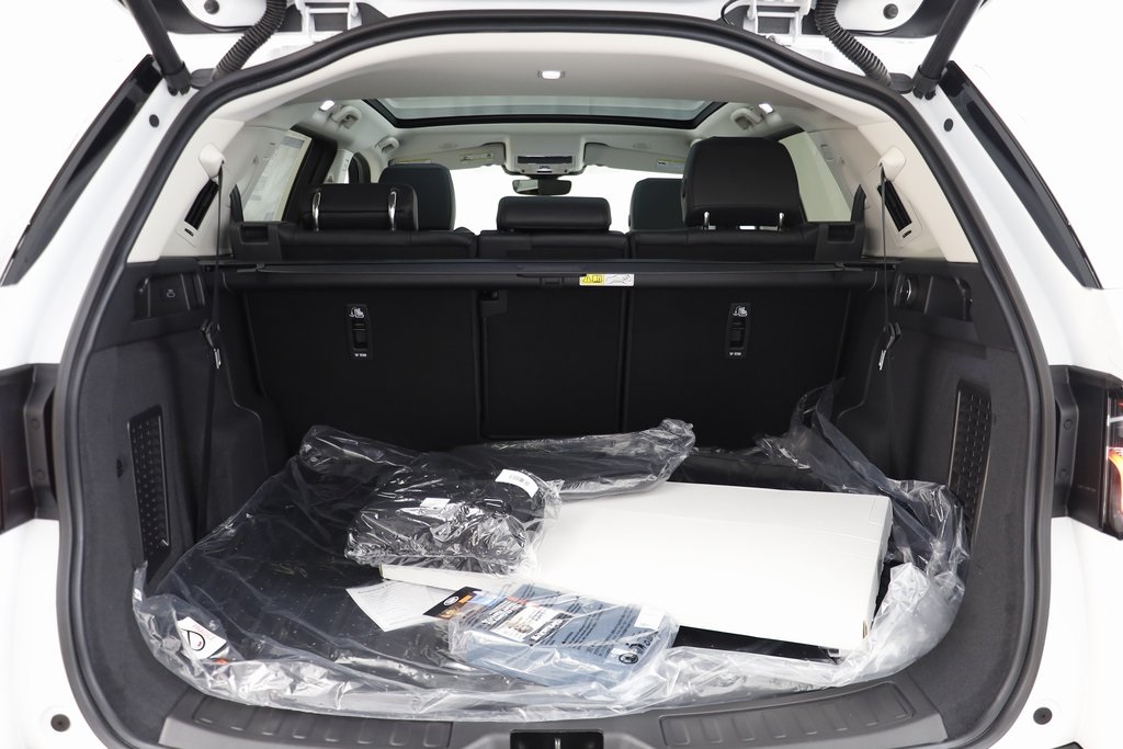 2025 Land Rover Discovery Sport S photo 16