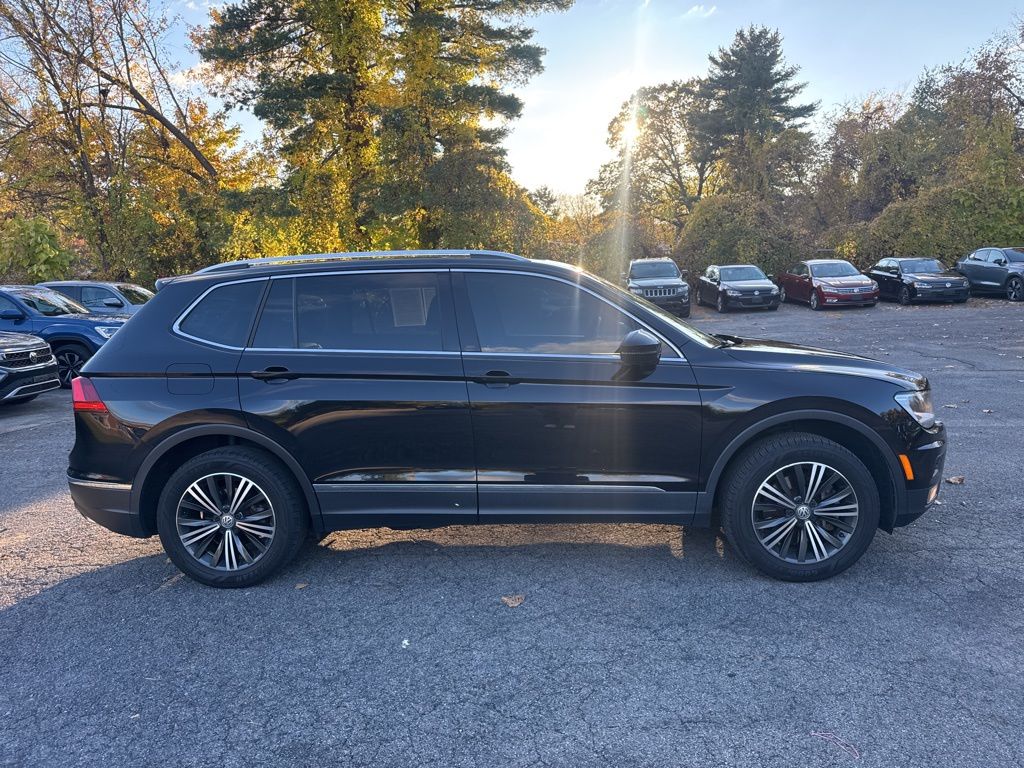 2018 Volkswagen Tiguan SEL photo 4