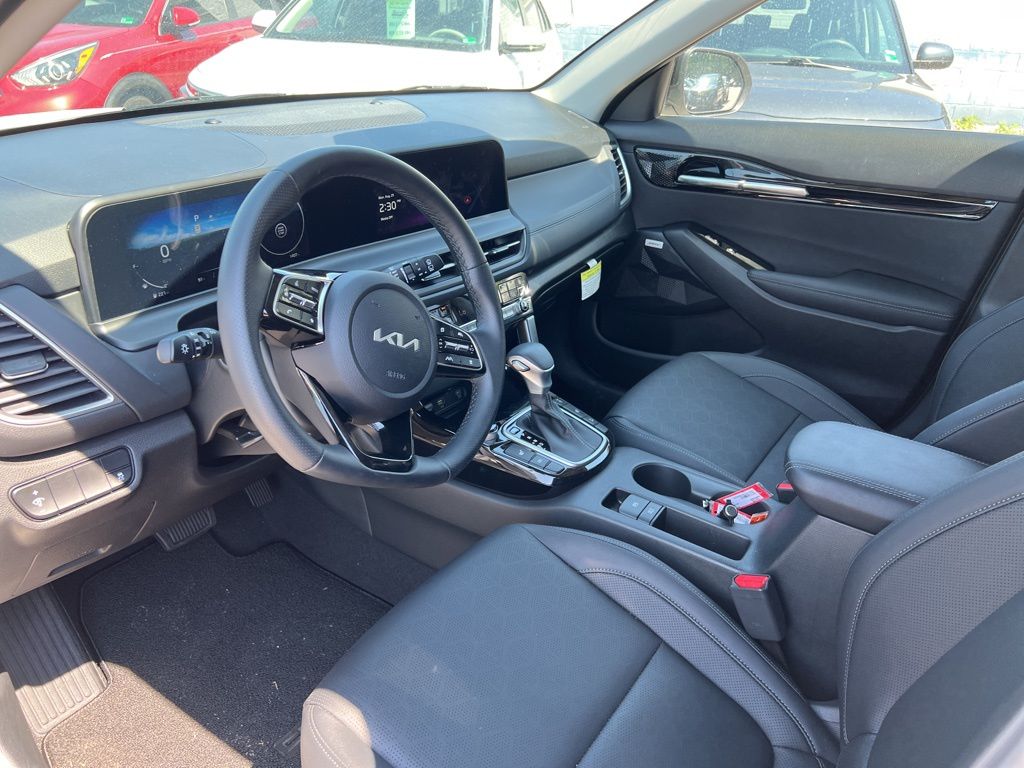 2024 Kia Seltos SX photo 6