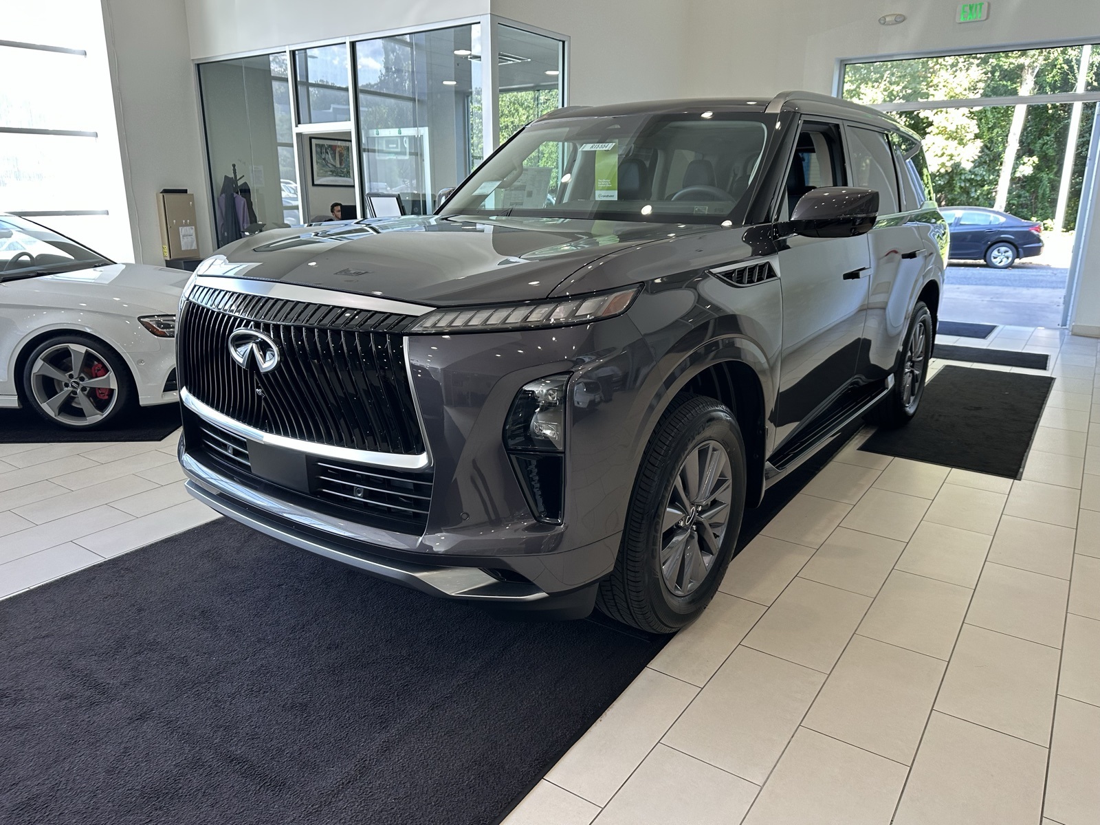 2026 Infiniti QX80 Pure photo 3