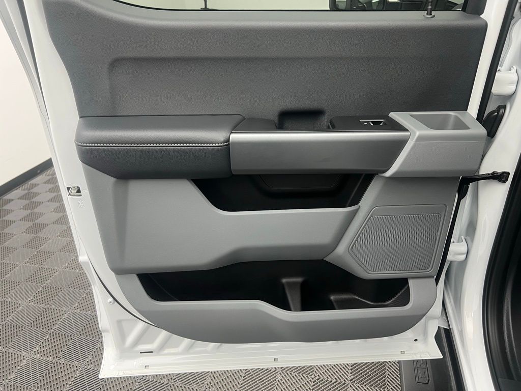 2025 Ford F-250 photo 18