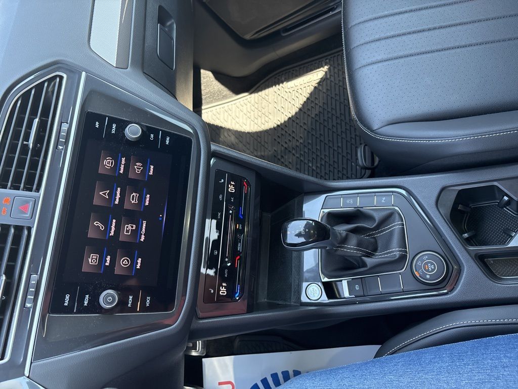 2024 Volkswagen Tiguan SE R-Line Black photo 35