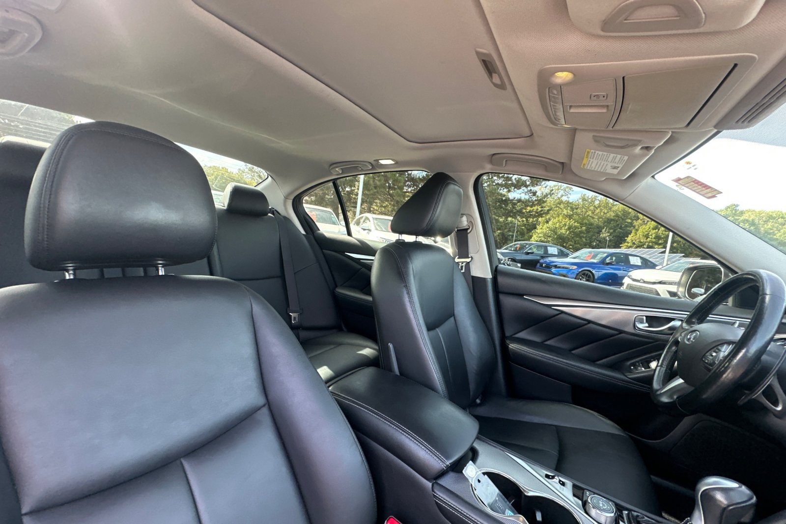 2015 Infiniti Q50 Premium photo 19