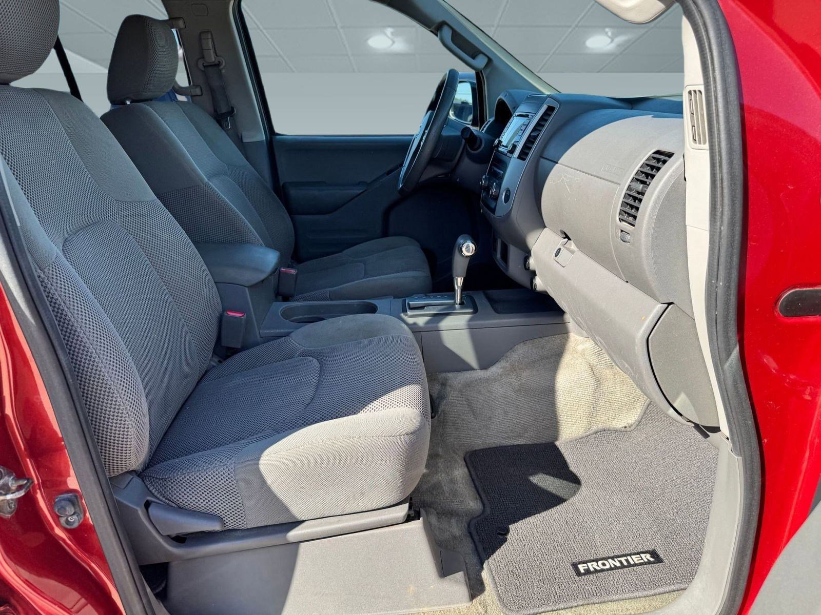 2016 Nissan Frontier SV photo 19