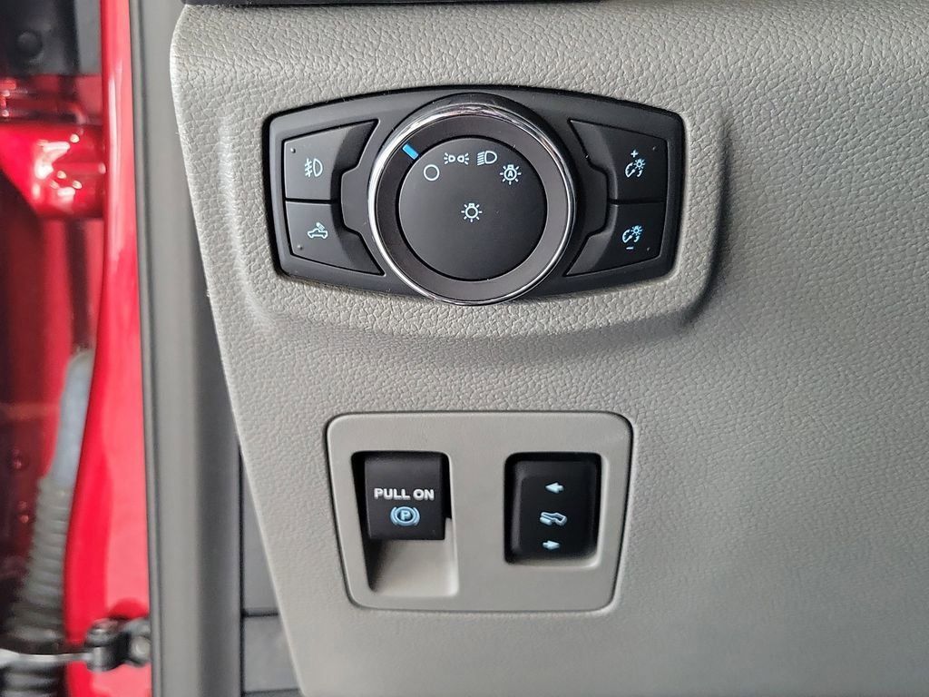 2019 Ford F-150 XLT photo 8