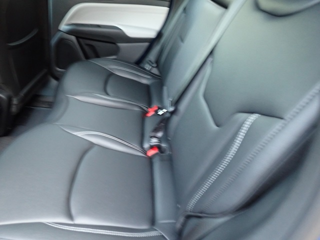 2025 Jeep Compass Limited photo 13