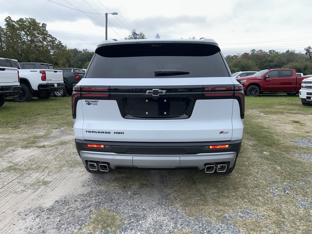 2026 Chevrolet Traverse Z71 photo 2