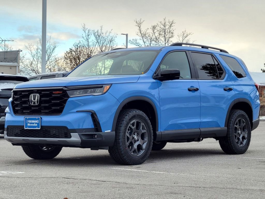 2025 Honda Pilot TrailSport photo 3