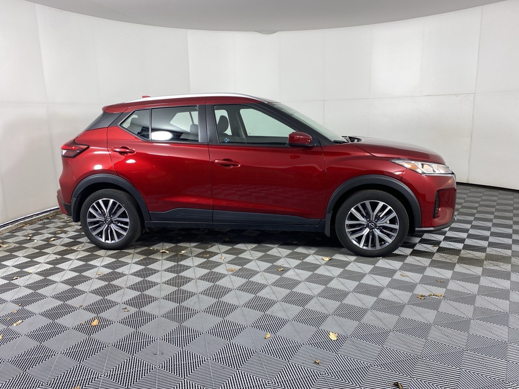 2023 Nissan Kicks SV photo 2