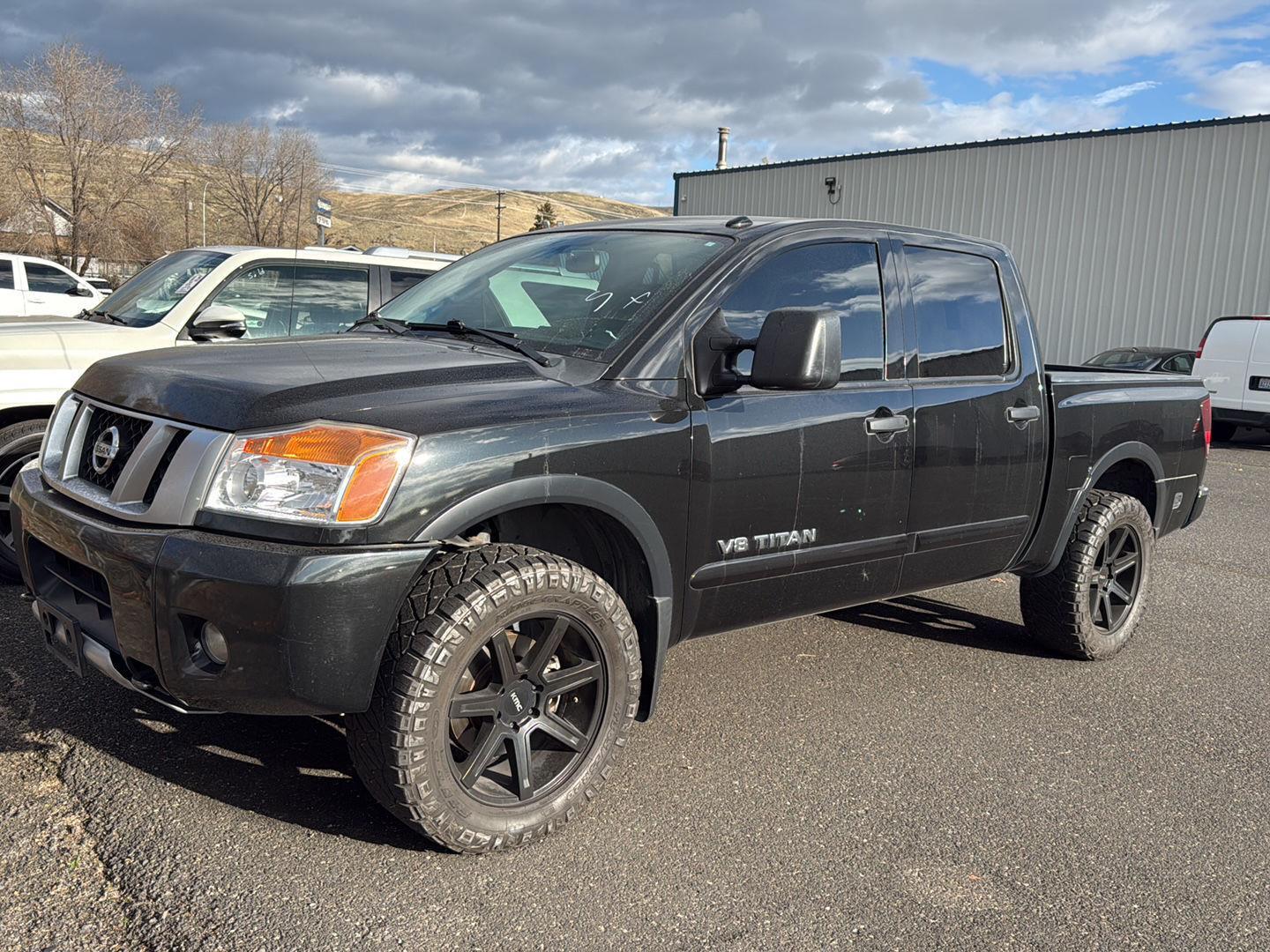 2015 Nissan Titan PRO-4X's photo