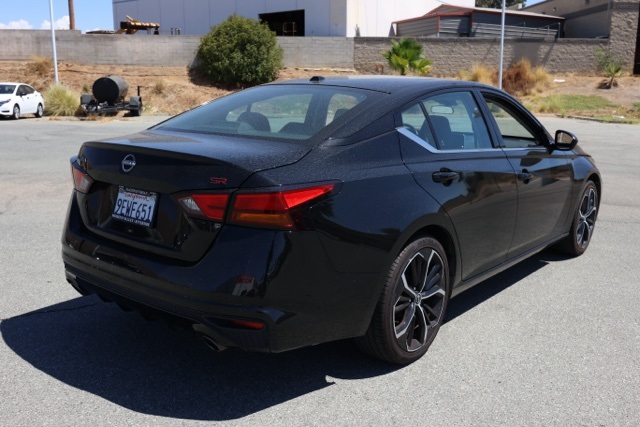 2023 Nissan Altima 2.5 SR photo 2
