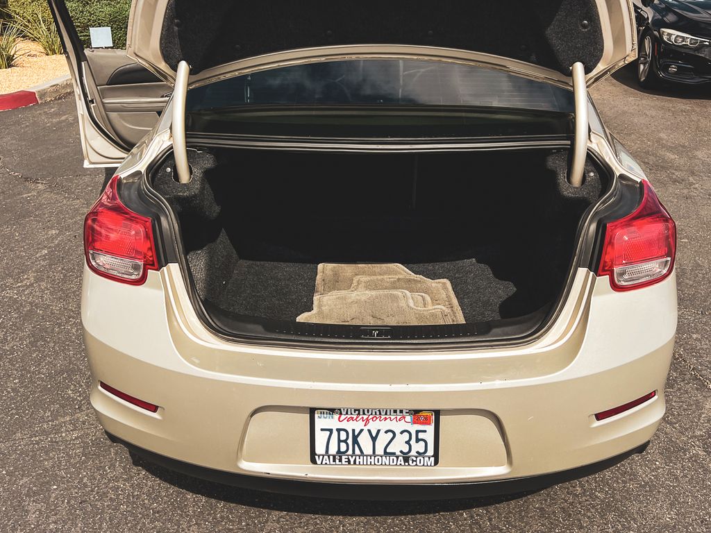 2013 Chevrolet Malibu 1LT photo 13