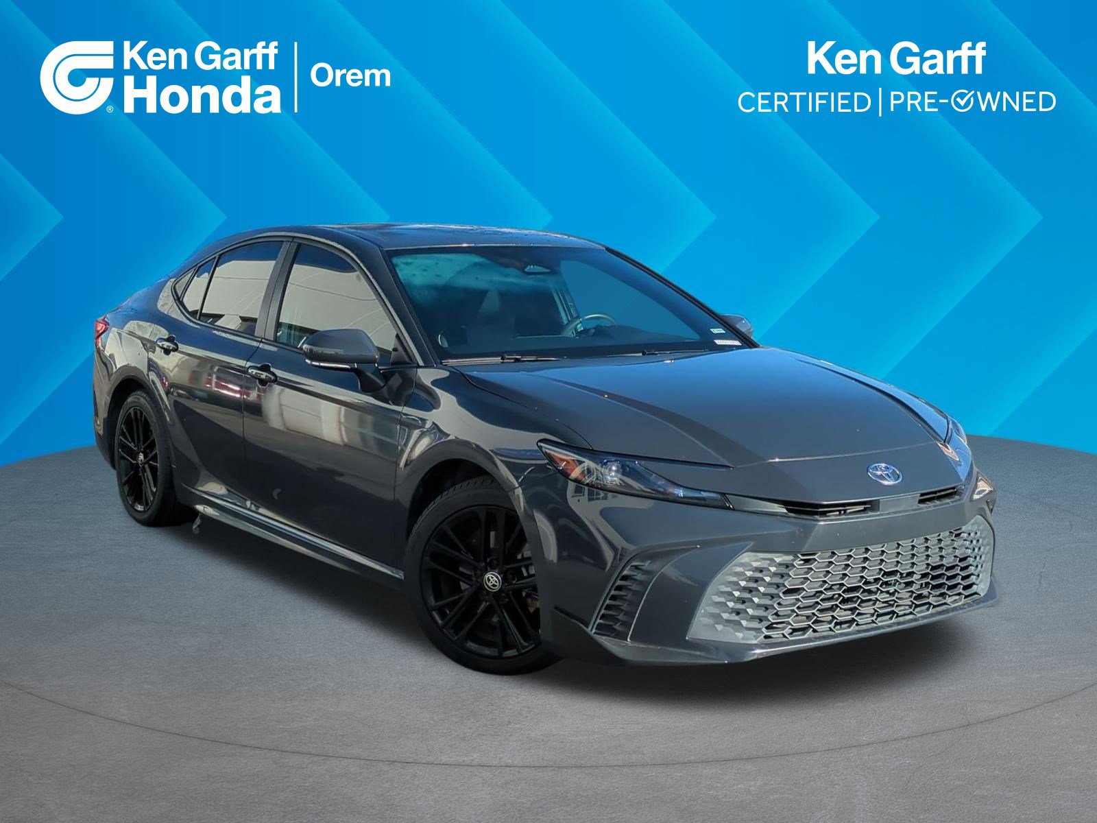 2025 Toyota Camry LE's photo