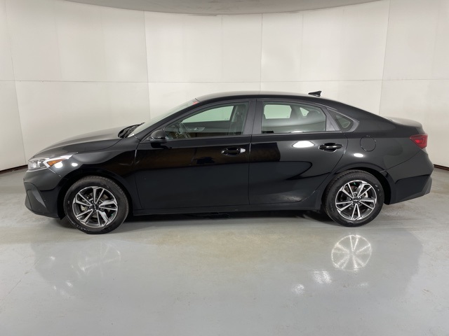2024 Kia Forte LXS photo 5