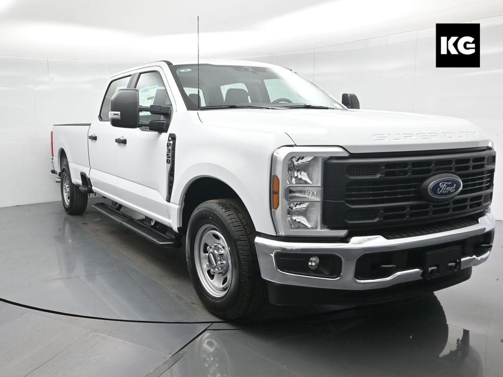 2026 Ford F-350 Super Duty XL's photo