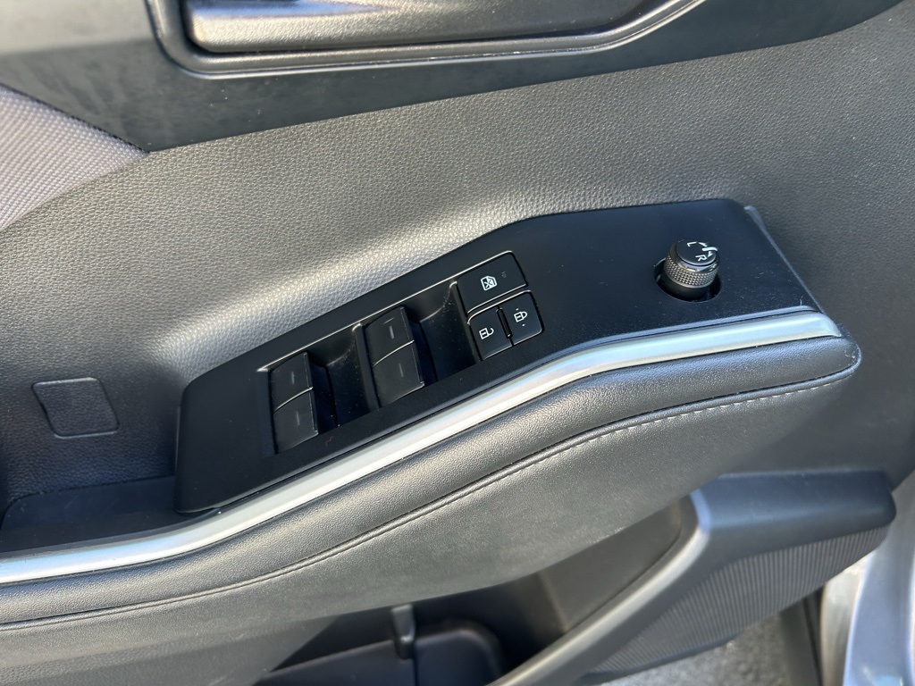 2022 Toyota Highlander L photo 11