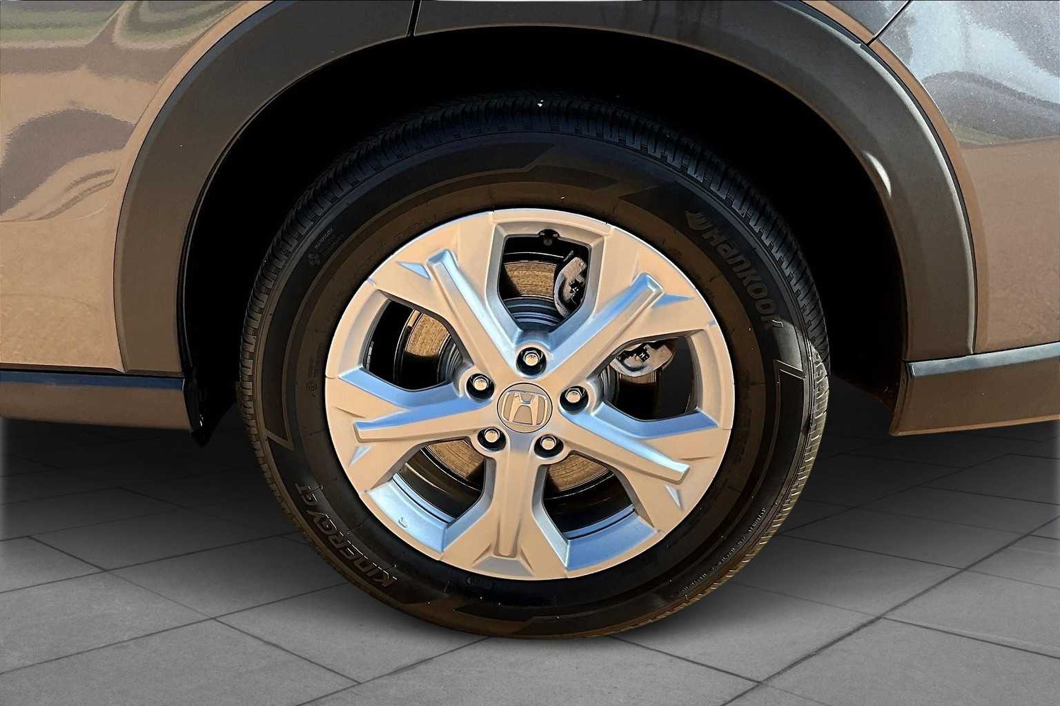 2024 Honda HR-V LX photo 9