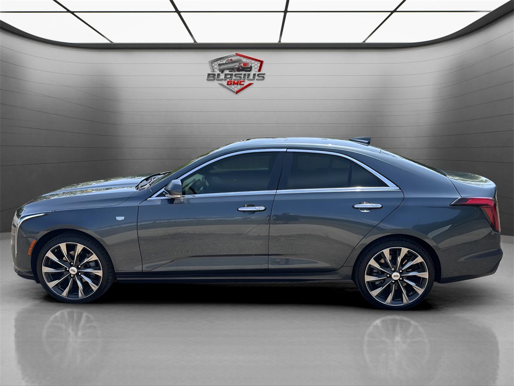 2021 Cadillac CT4 Luxury photo 2