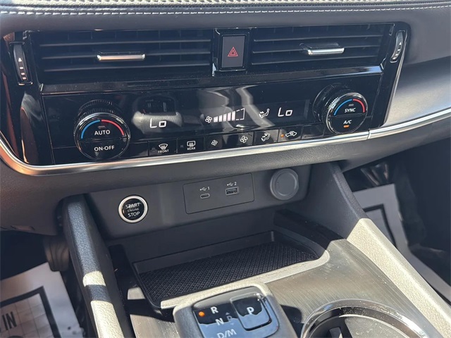 2023 Nissan Rogue SV photo 20