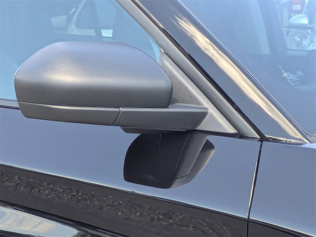 2025 Ford Explorer photo 8