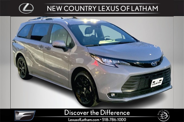 2025 Toyota Sienna Woodland Edition's photo