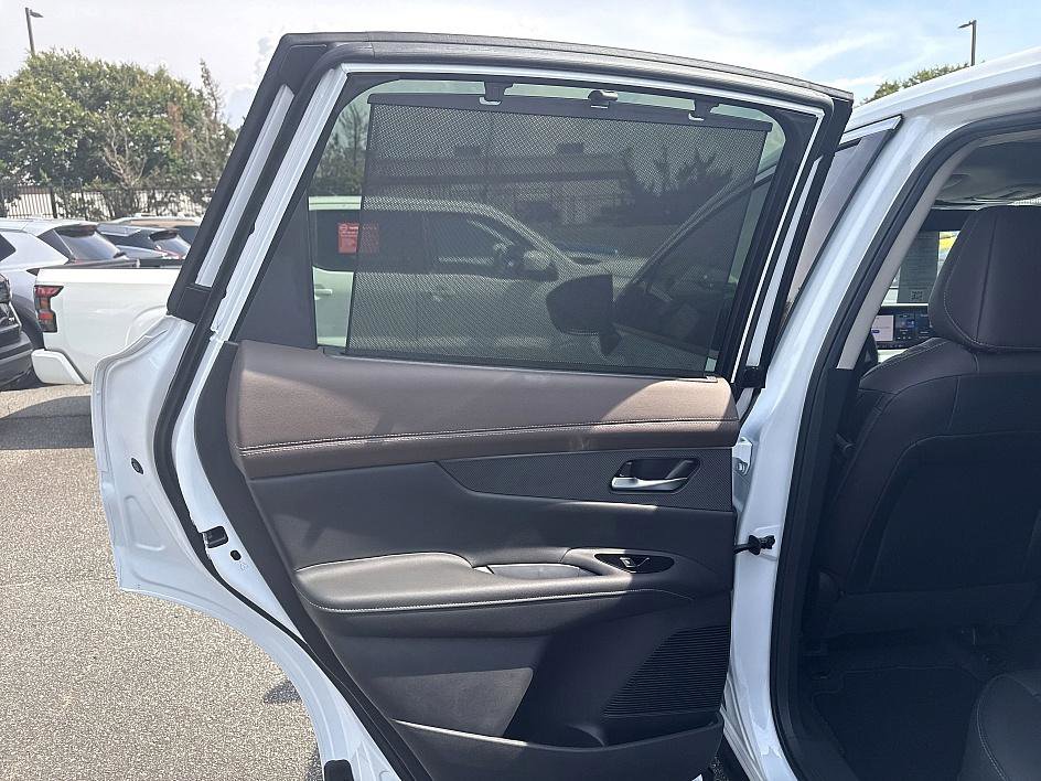 2025 Nissan Murano Platinum photo 6