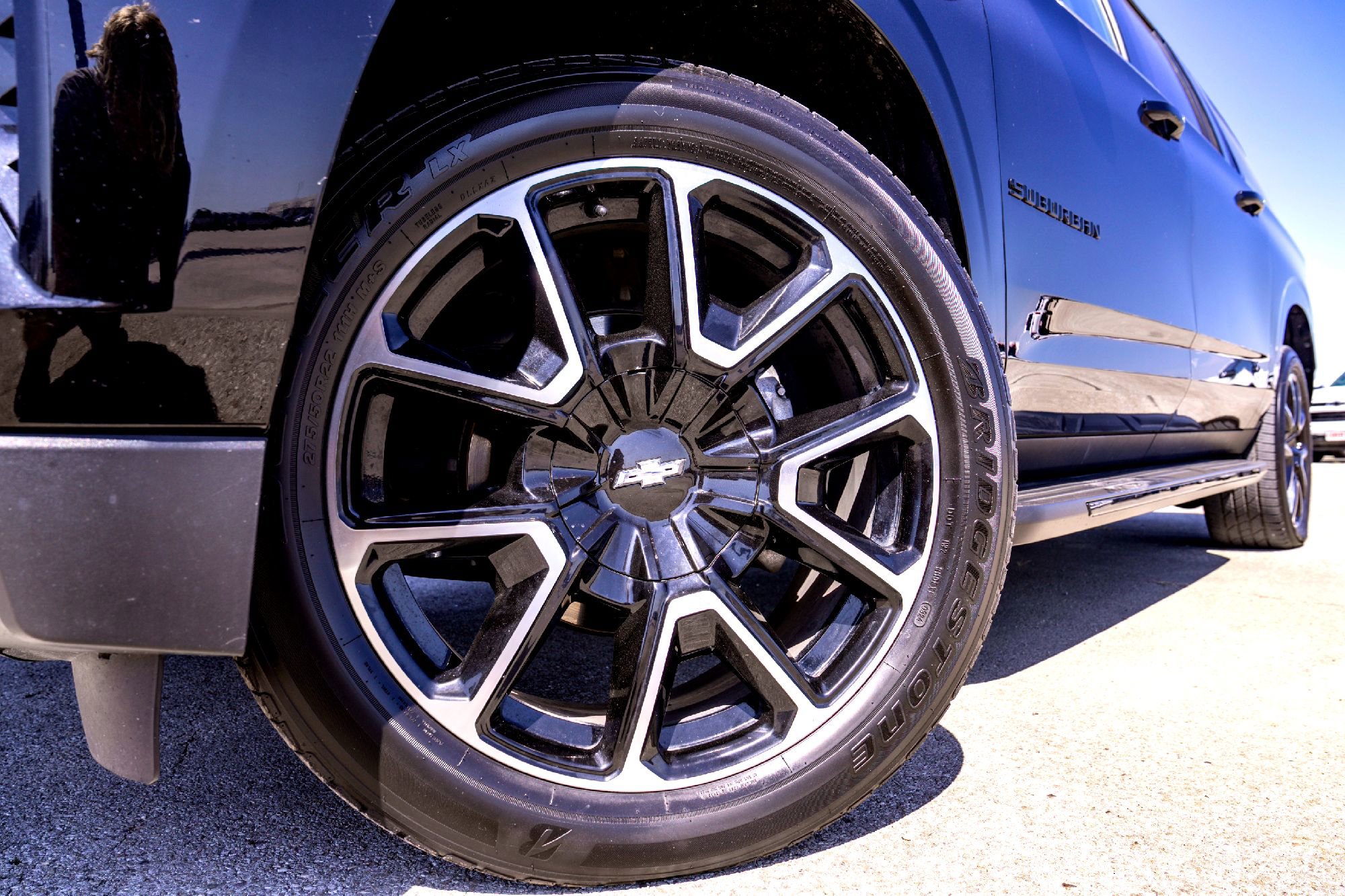 2021 Chevrolet Suburban RST photo 2