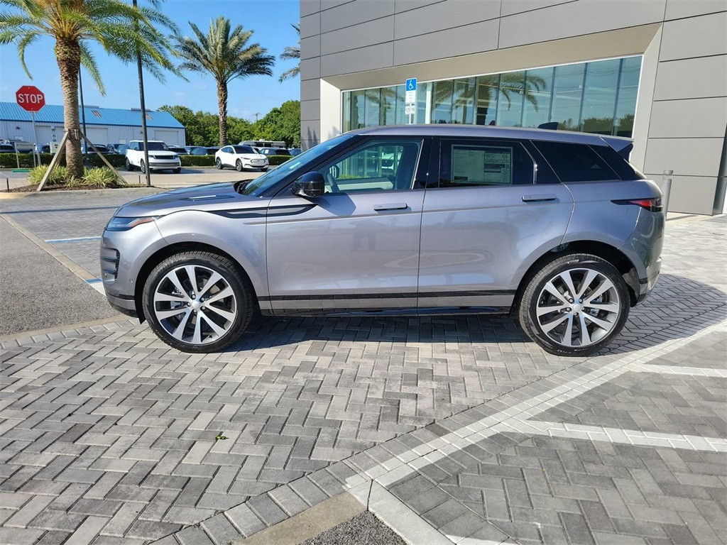 2026 Land Rover Range Rover Evoque Dynamic SE photo 2