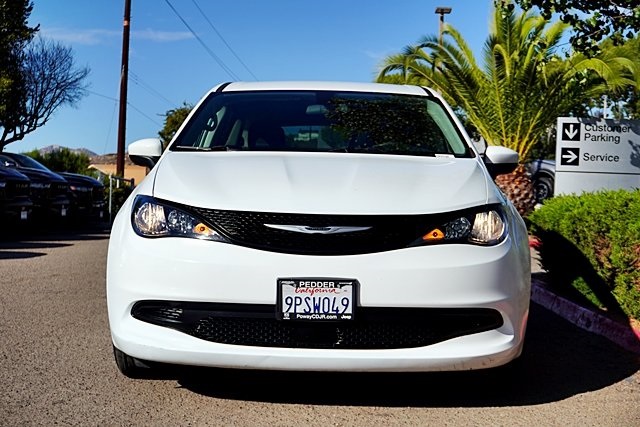 2022 Chrysler Voyager LX photo 4