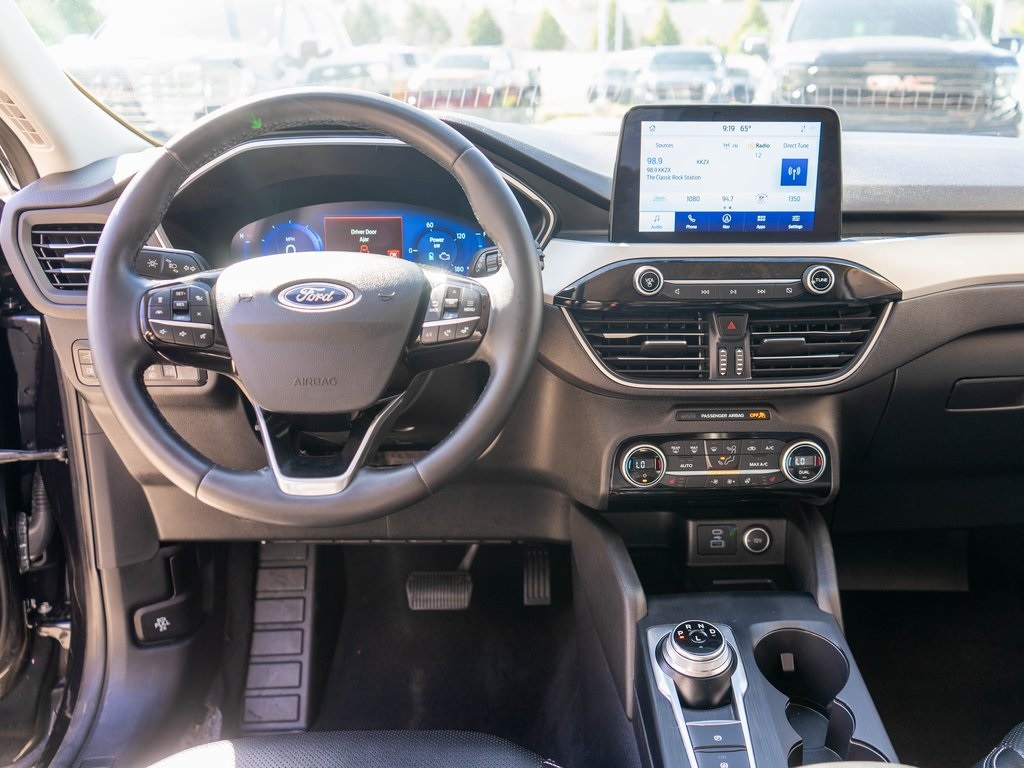 2021 Ford Escape SEL photo 13
