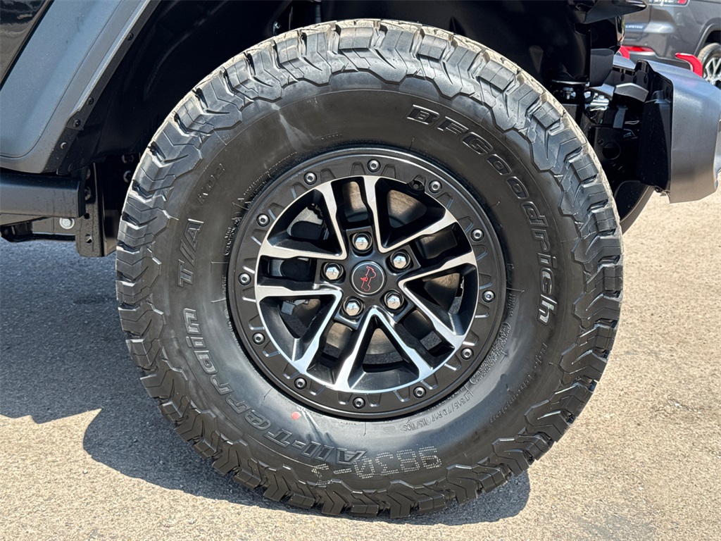 2025 Jeep Wrangler Rubicon photo 6