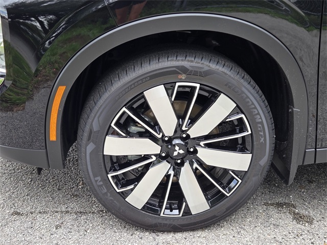 2025 Mitsubishi Outlander SE photo 5