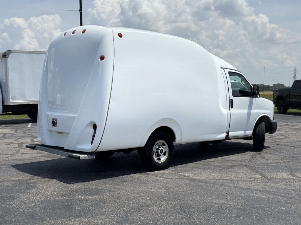 2013 Gmc Savana Cutaway 3500 photo 2