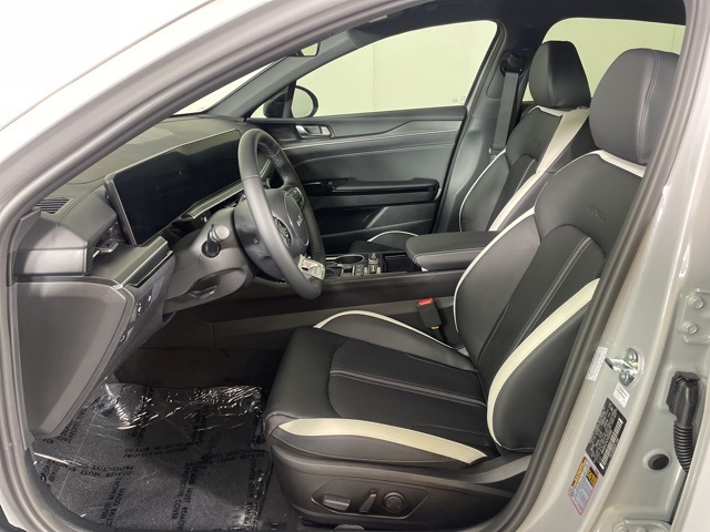 2026 Kia K5 GT-Line photo 16