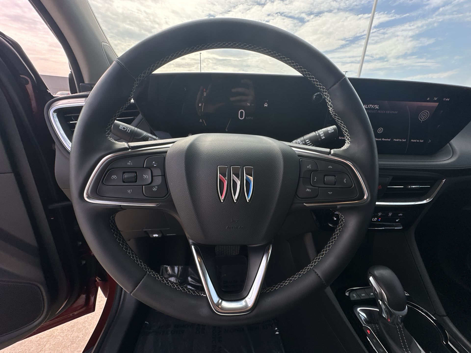 2024 Buick Encore GX Avenir photo 25