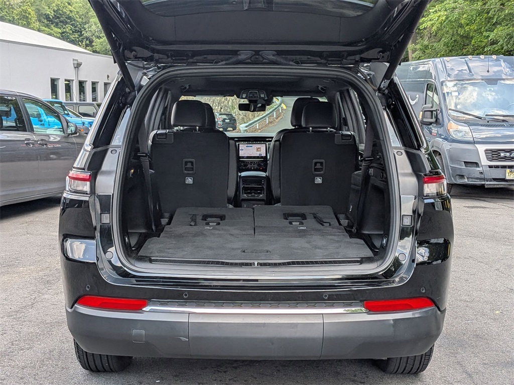 2024 Jeep Grand Cherokee Limited photo 4