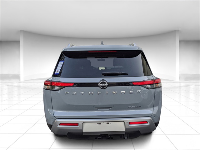 2025 Nissan Pathfinder Platinum photo 4
