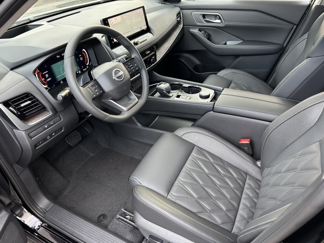2026 Nissan Rogue Platinum photo 6